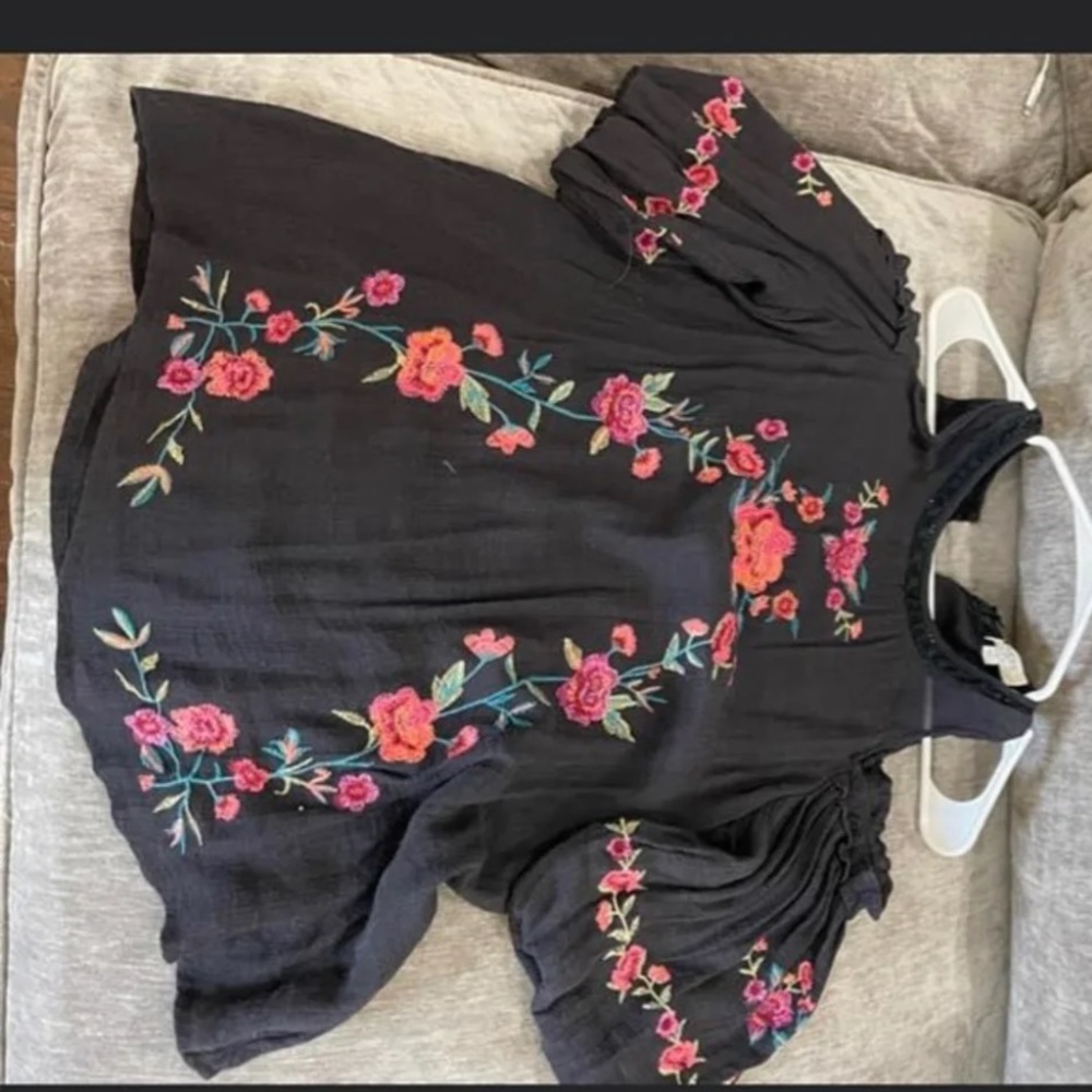 Umgee cold shoulder boutique top
